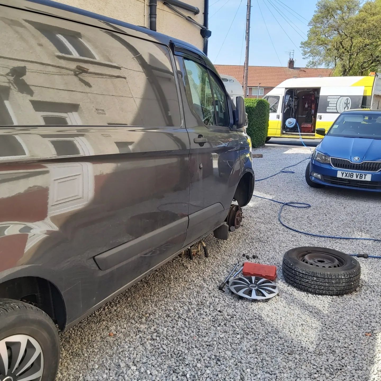 mobile tyre repairs & replacements