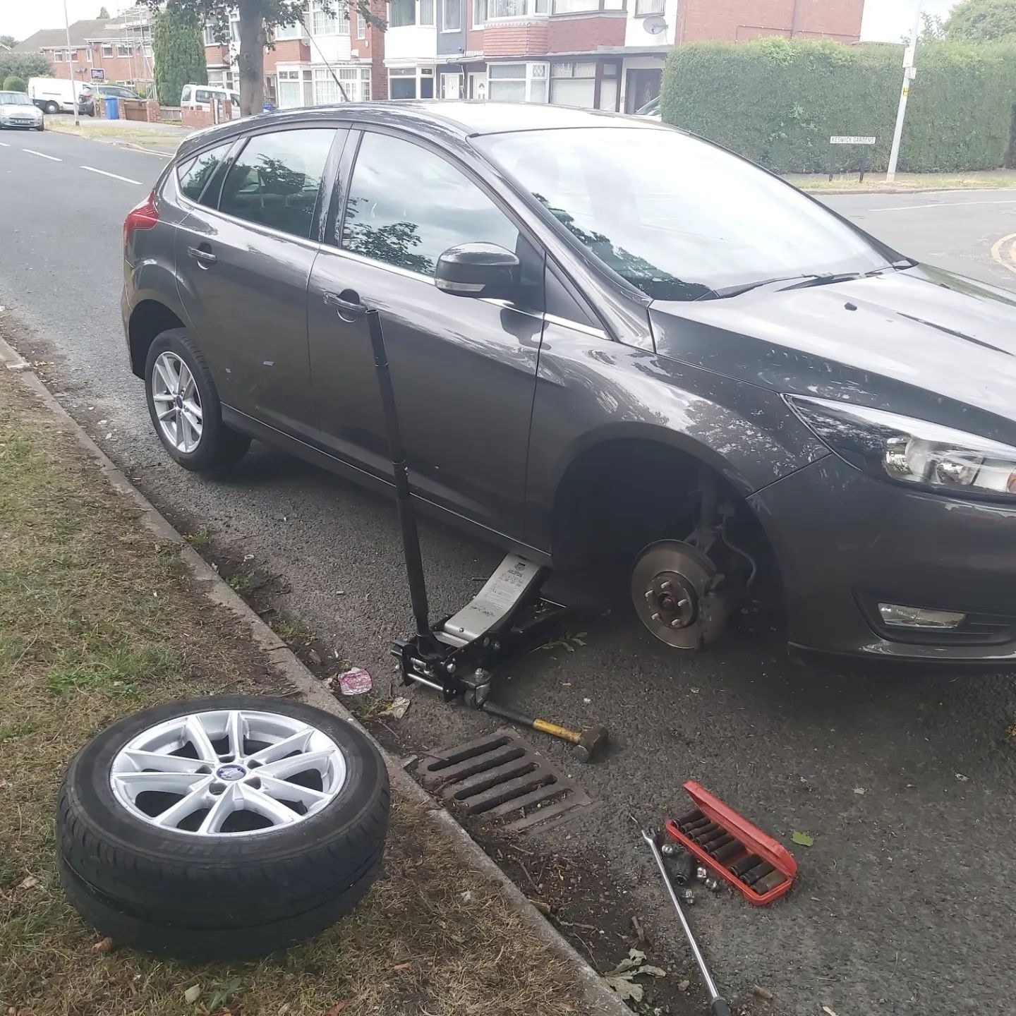 mobile tyre repairs & replacements