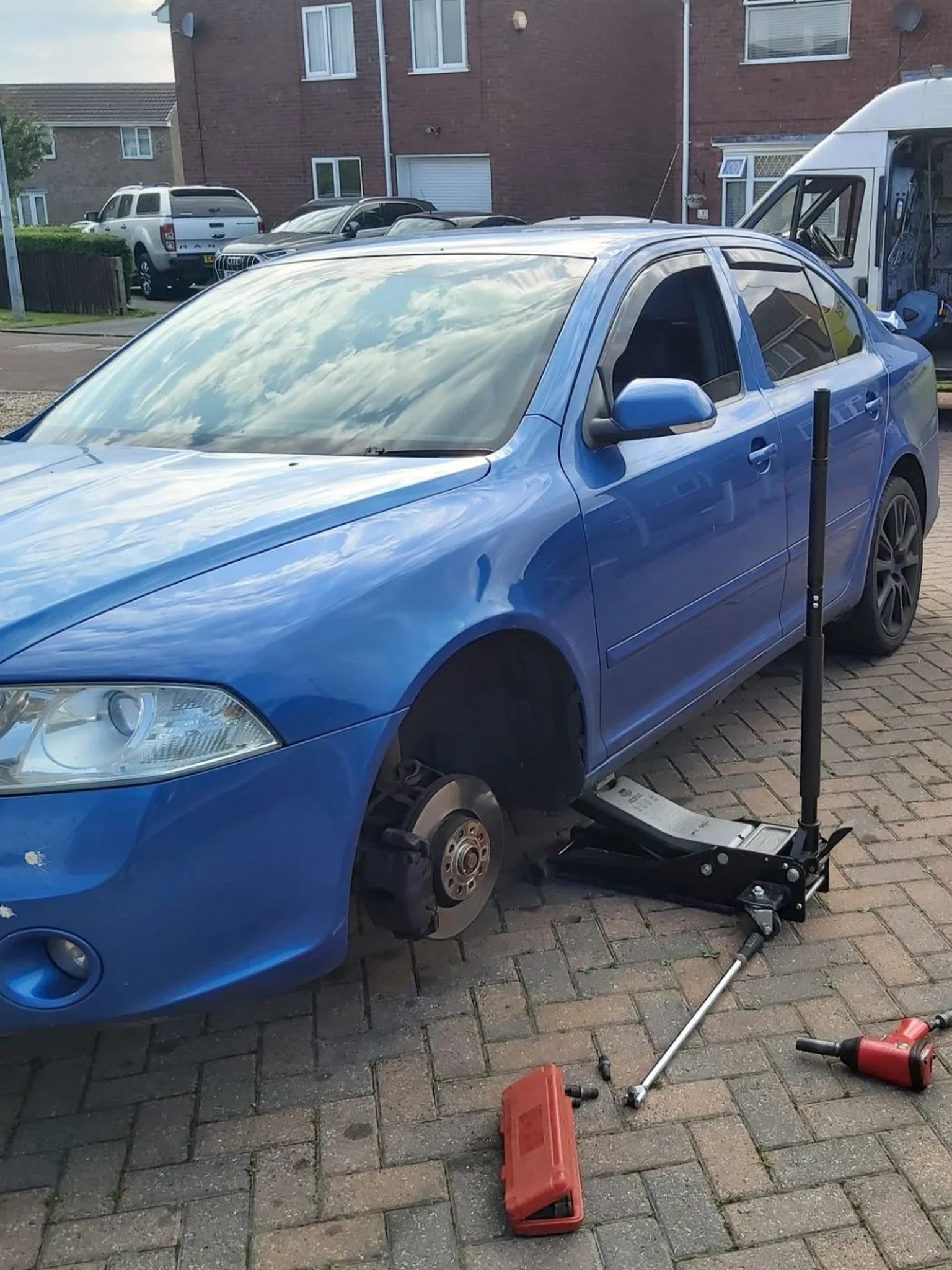 mobile tyre repairs & replacements